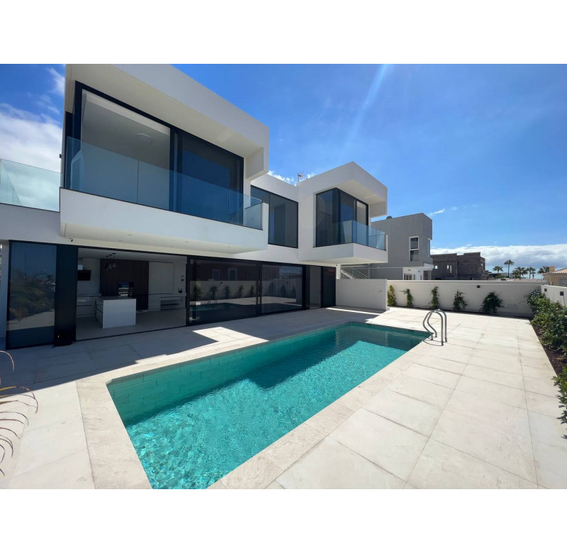 Luxury Villa in Callao Salvaje